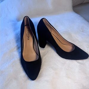 Women's Destina Way Black Faux Suede Pumps Size 11.5